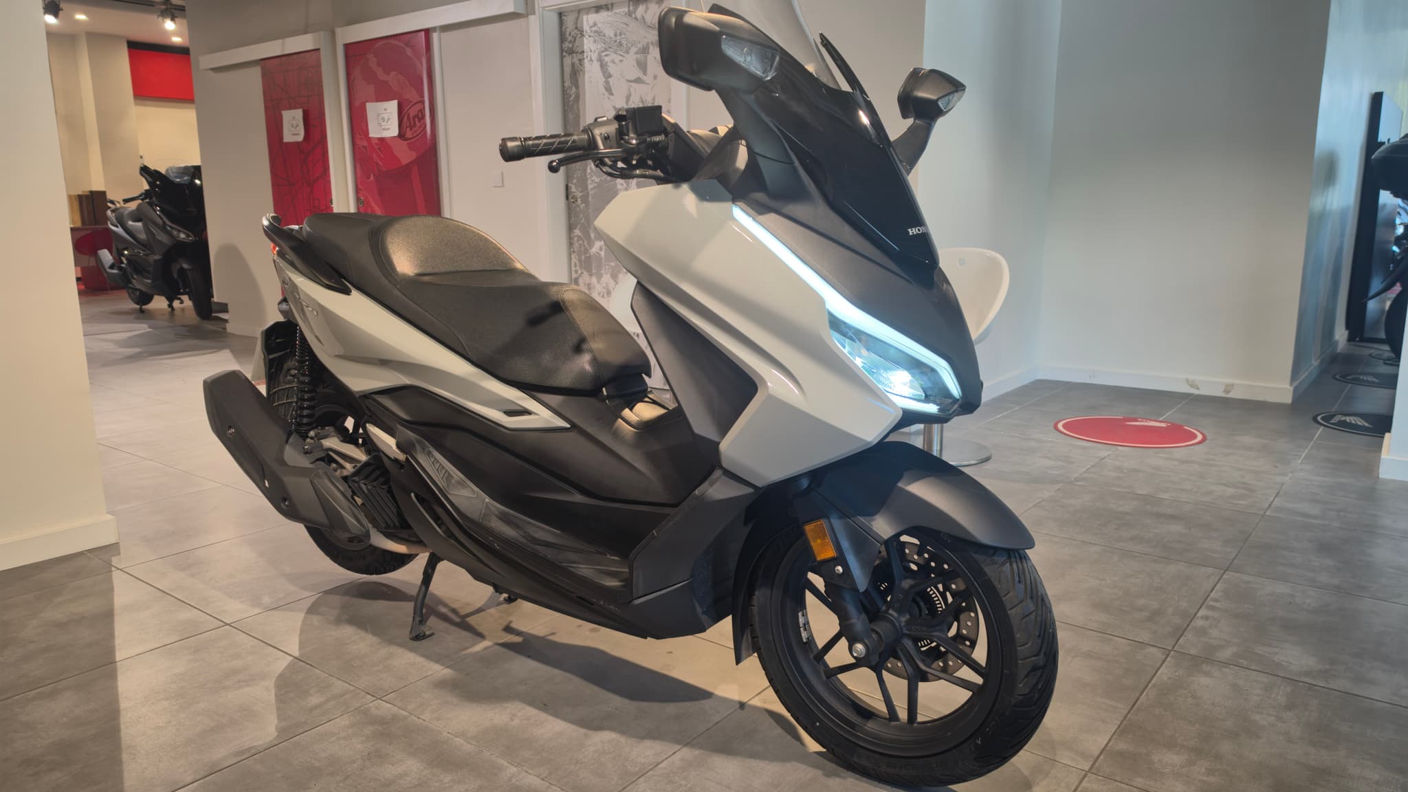 Honda Forza 125 de ocasion transferida con garantia