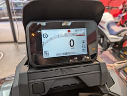 cuenta kilometros de la Honda ADV 350 km0 