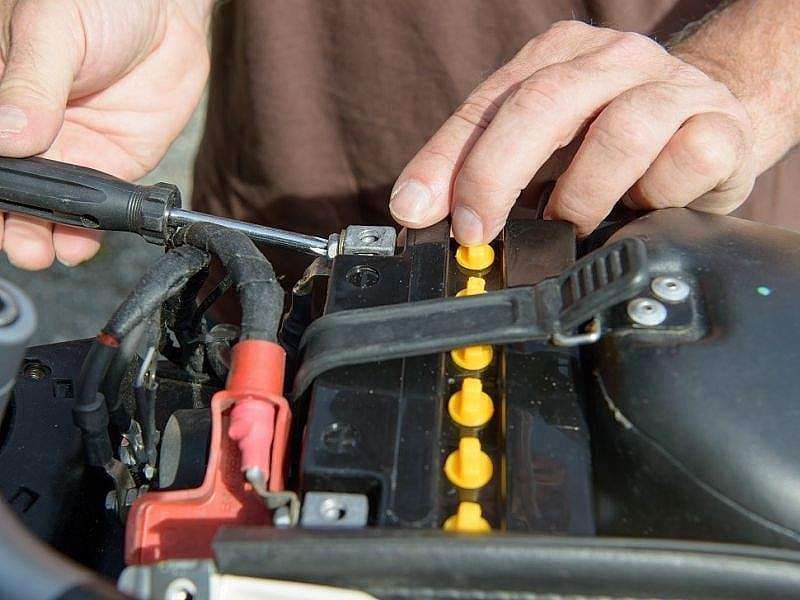 CÓMO ELEGIR LA BATERÍA CORRECTA PARA LA MOTO