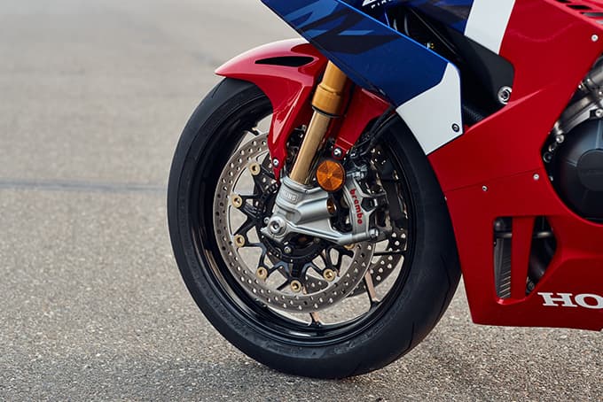 6 SEÑALES PARA CAMBIAR LOS NEUMÁTICOS DE TU MOTO