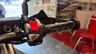 Detalle del manillar de una moto Honda NX500