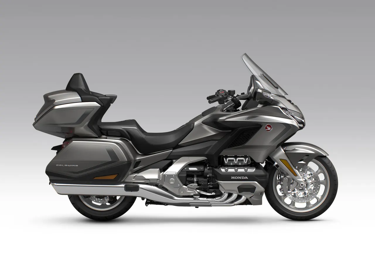 Honda GoldWing Tour gris en vista lateral