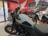 Honda CMX1100 Rebel Special Edition gris en exposición