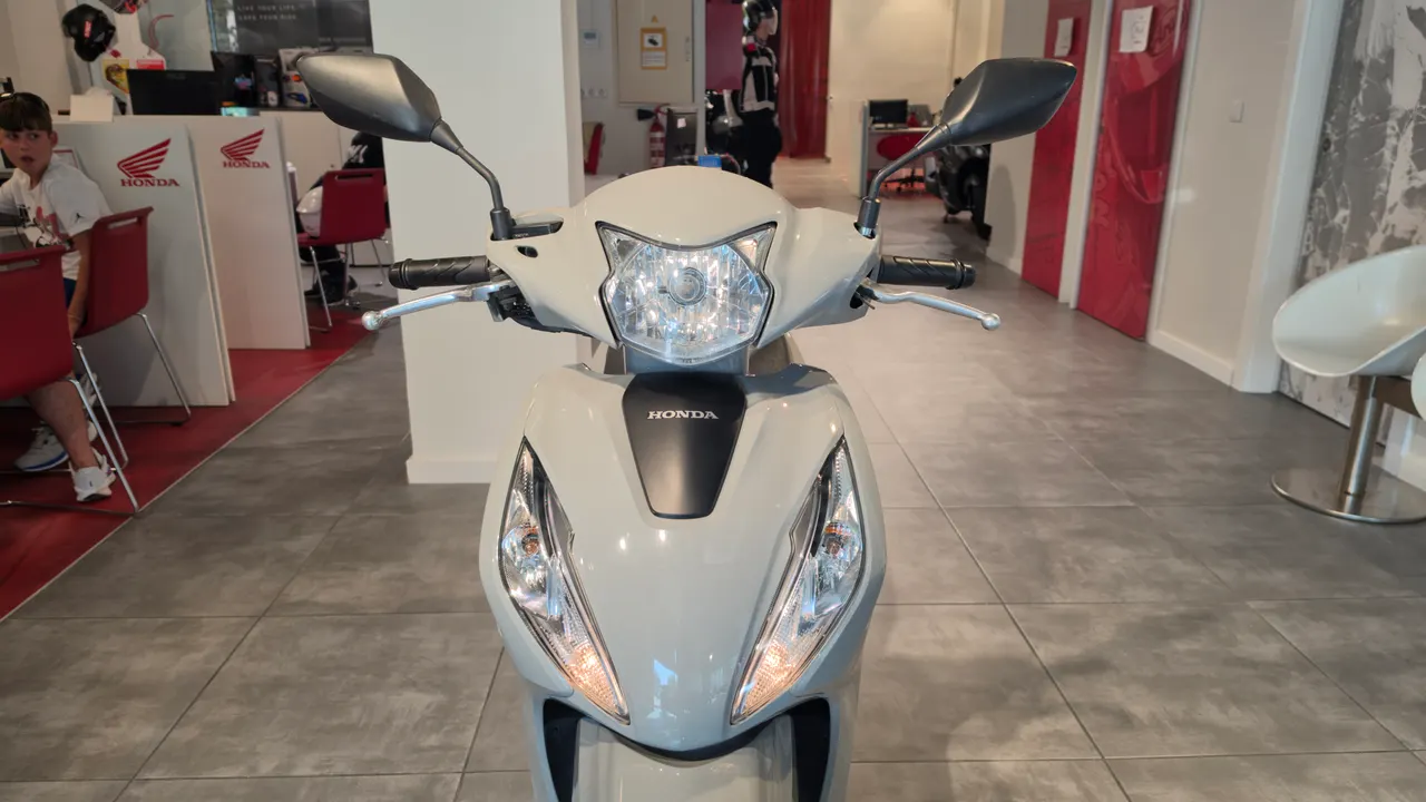 Scooter Honda Vision 110 de segunda mano a la venta