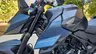 Moto Honda CB750 Hornet azul mate vista frontal lateral