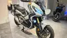 Honda X-ADV blanca en interior