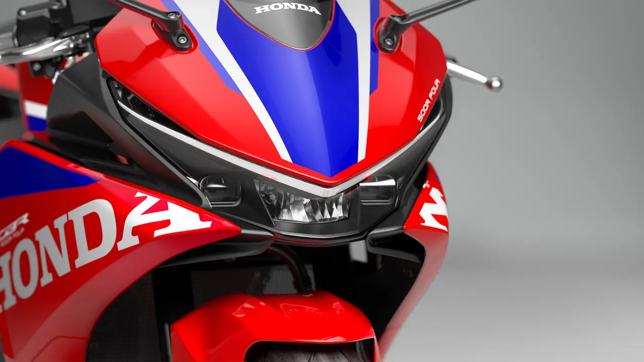 Faros delanteros y carenado de la Honda CBR500R FOUR 2027
