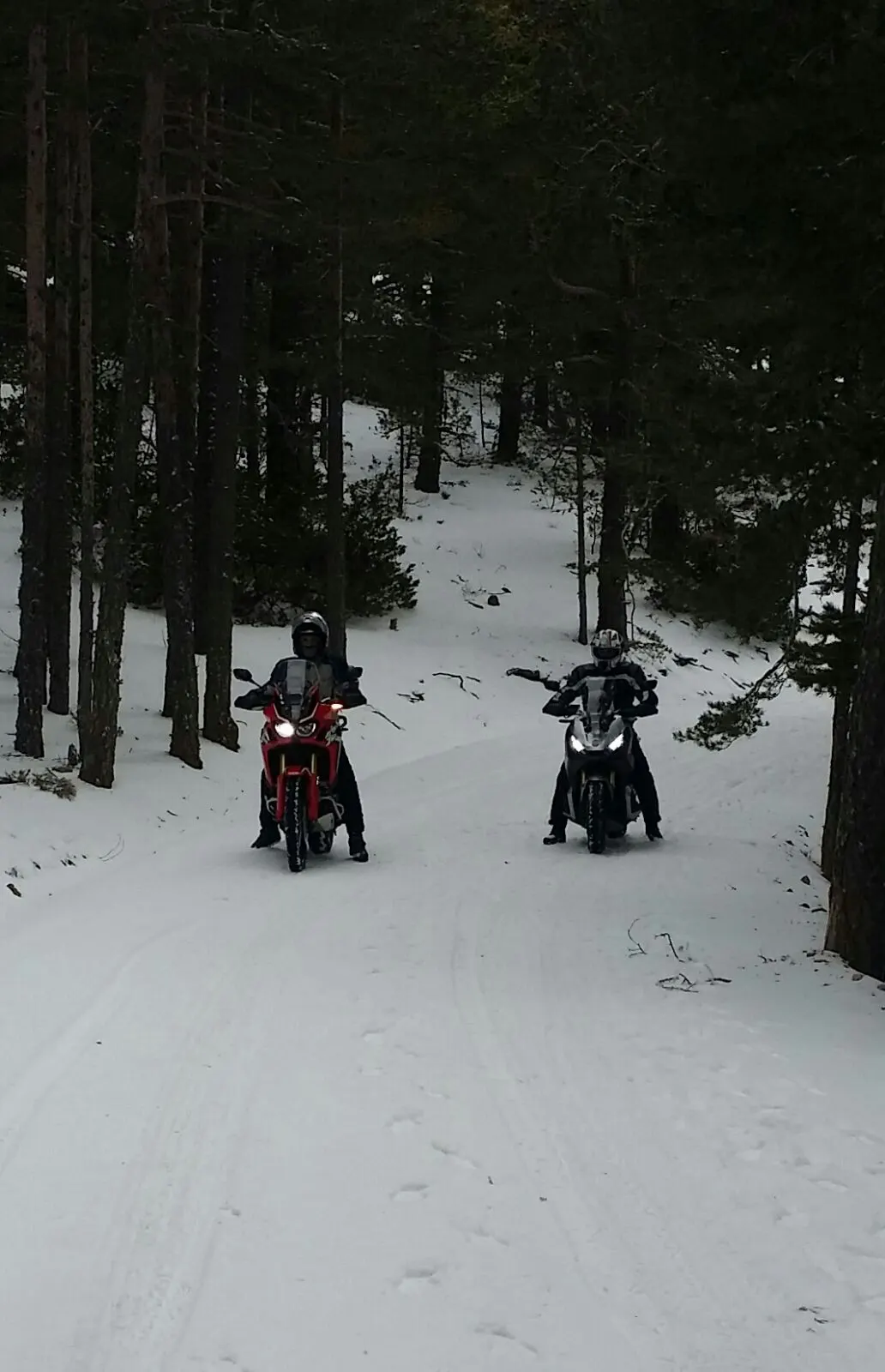 Cómo protegerte del frío en moto: Consejos y recomendaciones