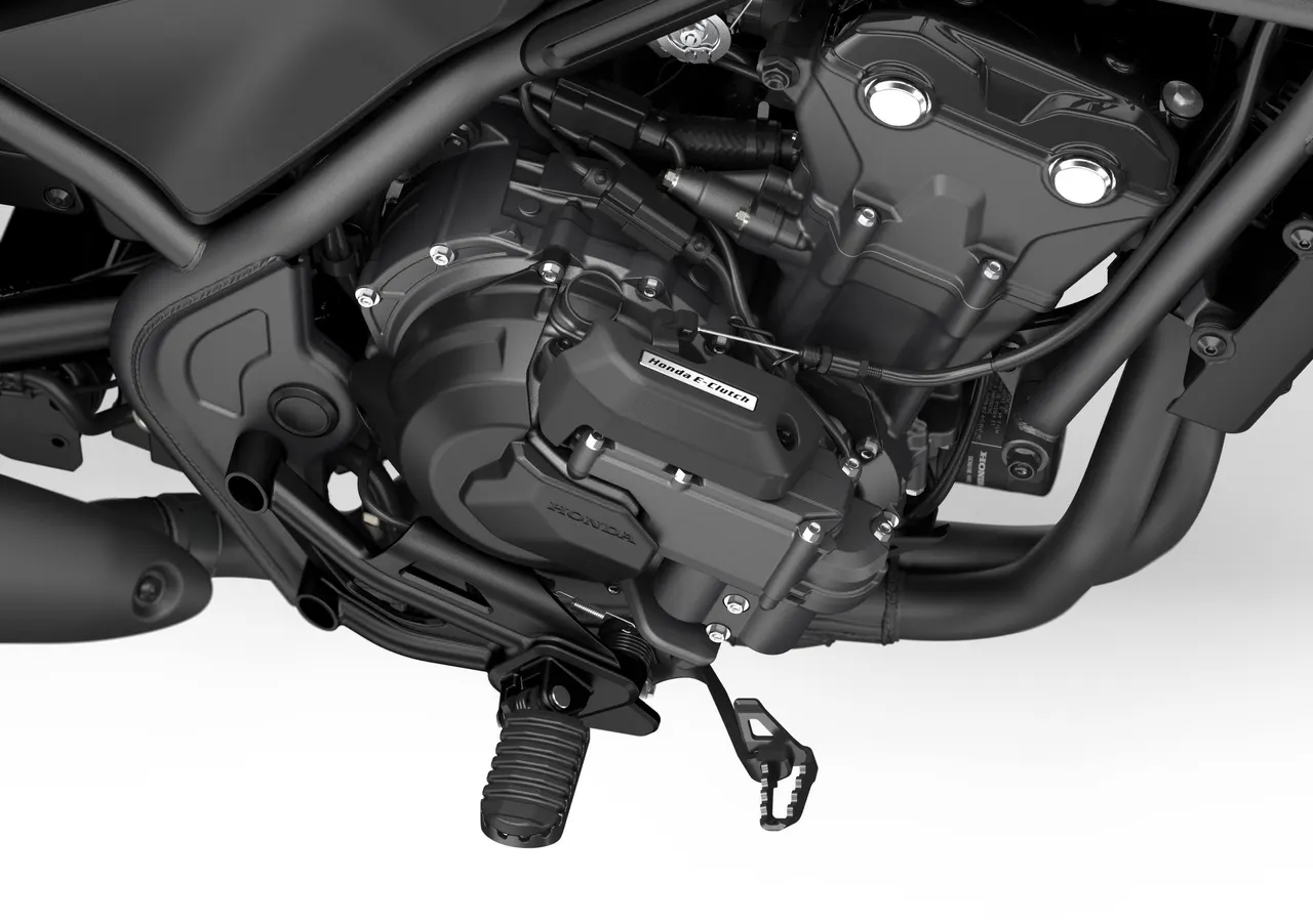 Detalle del motor de la Honda Rebel 500 2027 ahora con E-Clutch