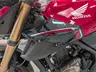 Detalle frontal de Honda CB500F roja