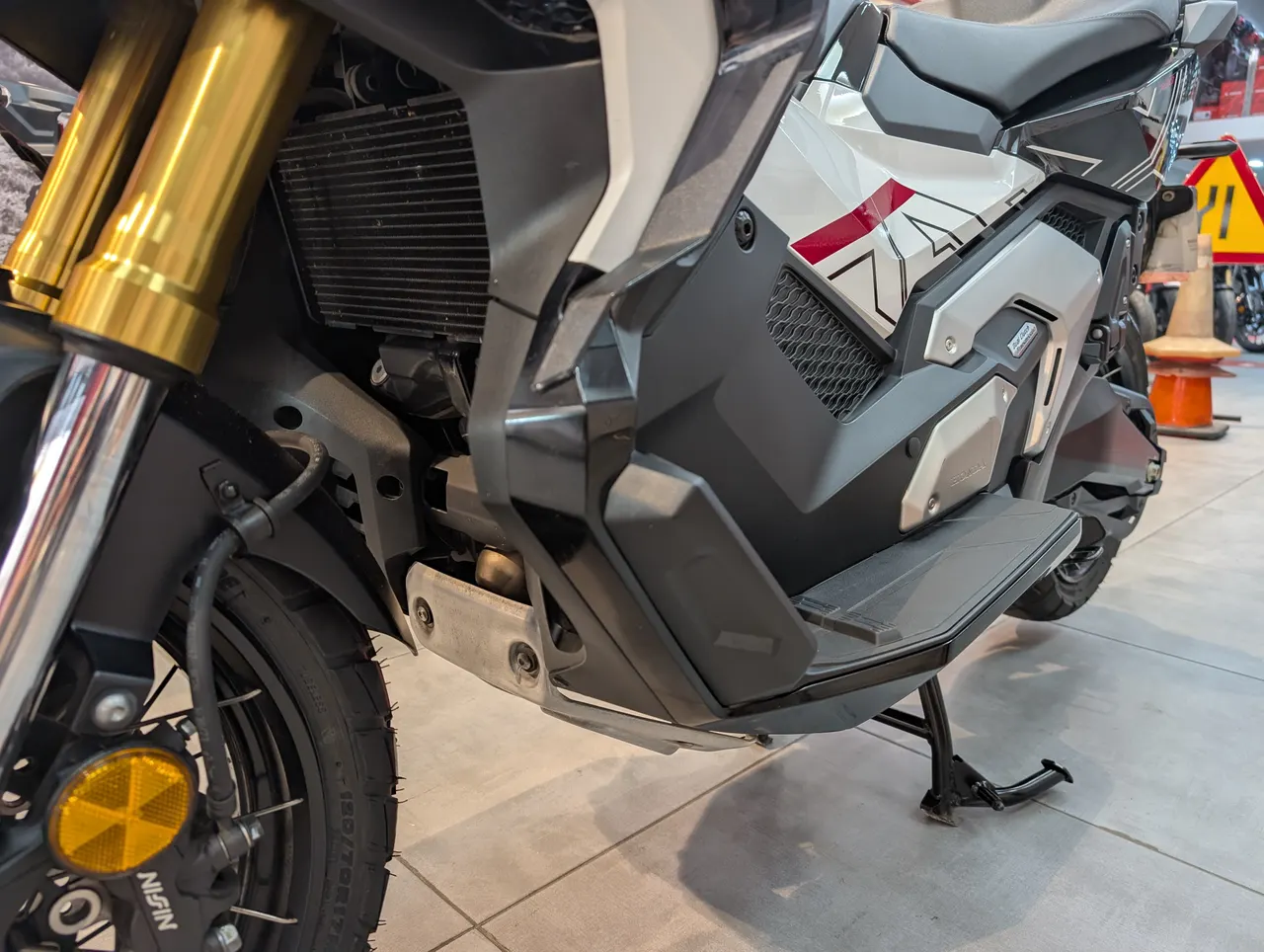 Honda X-ADV de perfil