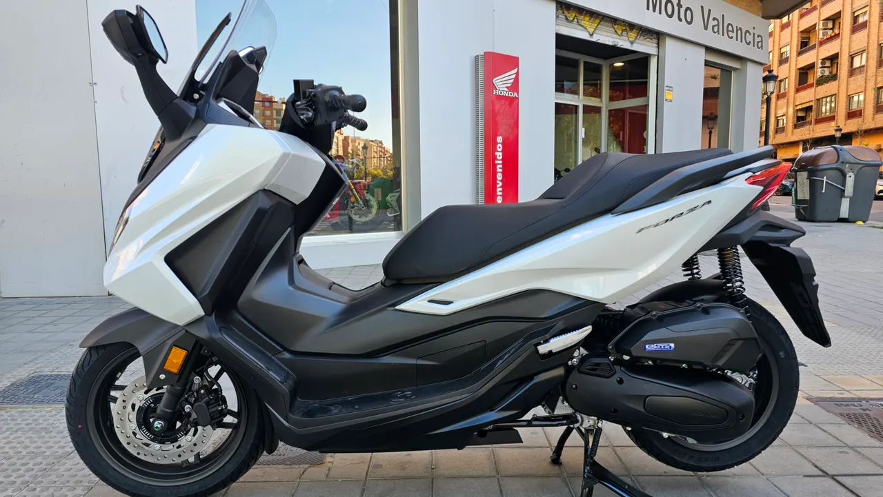 Scooter Honda Forza 125 blanco 2026