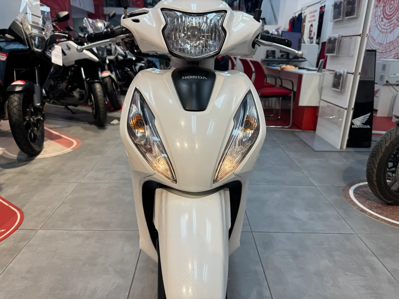 Scooter Honda Vision 110 de ocasion totalmente revisada