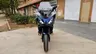 Honda NT1100 azul oscuro vista frontal en la calle