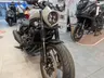 Honda CMX1100 Rebel Special Edition gris en exposición