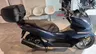 Scooter Honda PCX 125 azul oscuro con baúl trasero