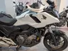 Honda NC750X blanca de perfil
