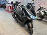 Honda PCX125 negra en concesionario