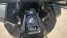 Panel de control central de una Honda ADV 350 con encendido sin llave