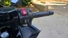 Detalle del manillar de una moto Honda Forza 750