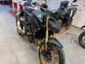 Honda Hornet 1000 SP negra con detalles dorados