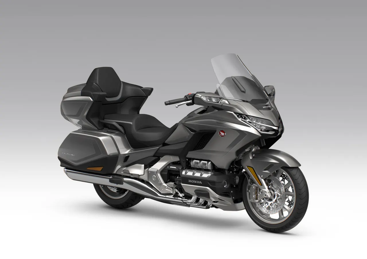 Honda Gold Wing Tour 2027 en color Iridium Gray Metallic vista lateral