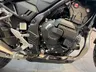 Motor y componentes laterales de la Honda NX500 E-Clutch