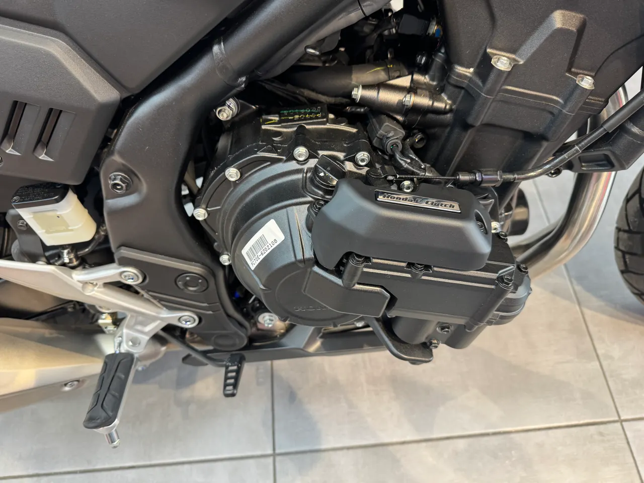 Motor Honda NX500 E-Clutch con sistema E-Clutch