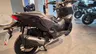 Honda ADV350 gris oscuro vista trasera