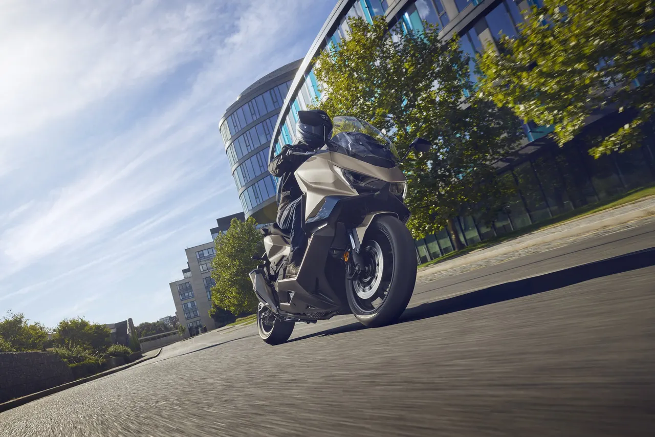 Velocidad máxima y potencia de la Honda Forza 750: 168 km/h y 59 CV
