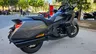 Honda GL1800 Gold Wing DCT gris oscuro estacionada