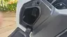 Compartimento de almacenamiento abierto en Honda ADV 350