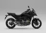 Honda NC750X 2027 negra vista lateral