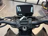 Manillar negro con pantalla digital de la Honda Hornet 1000 SP