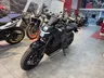 Honda WN7 negra graphite en exposición