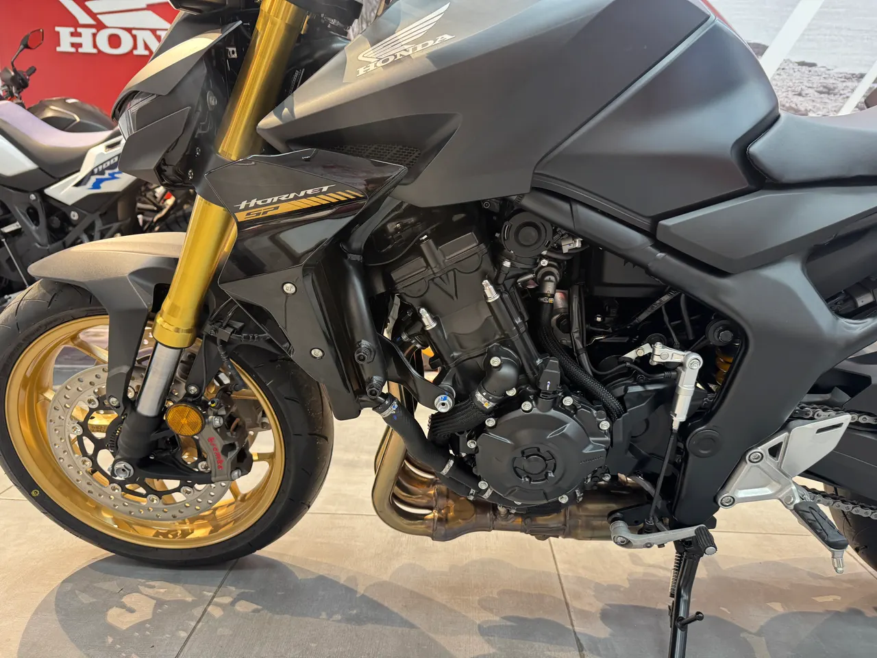 Honda Hornet 1000 SP negra