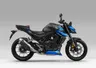Honda CB750 2027 azul y negra vista lateral