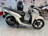 Scooter Honda Vision blanca