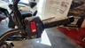 Detalle del manillar y controles de una Honda Hornet 1000