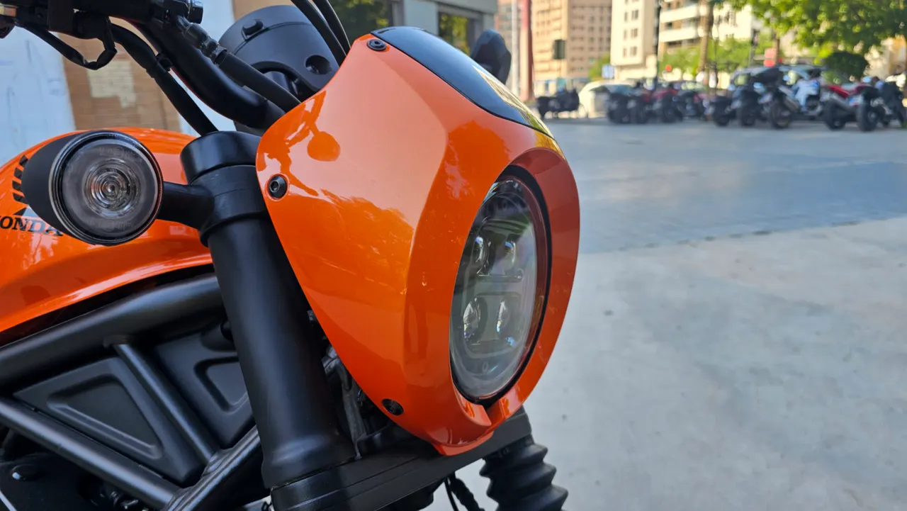 Frontal de Honda CMX500 Rebel Special Edition naranja
