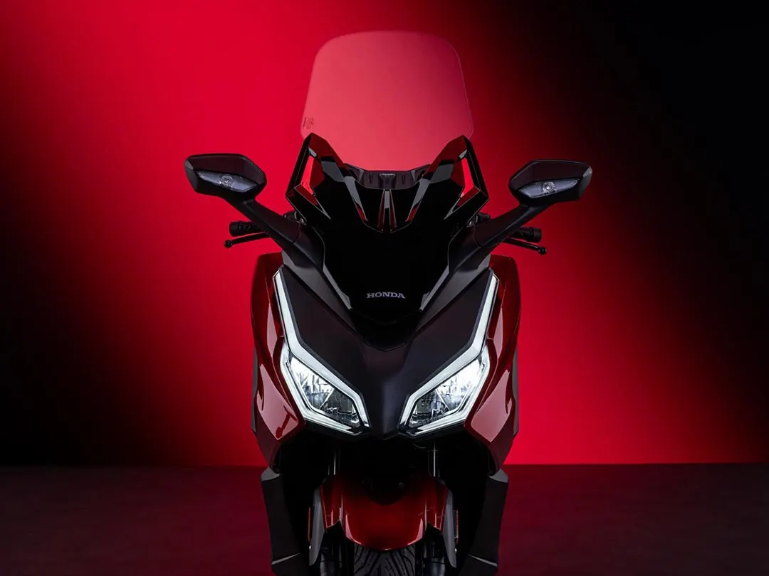 cupula electronica Honda_Forza_350 en posicion alta