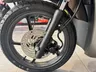 Rueda delantera de scooter Honda Vision 110 color Matte Mine Brown Metallic