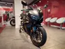 Moto Honda CBR 650R negra gunpowder mate en exposición