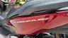 Lateral de scooter Honda Forza 350 roja