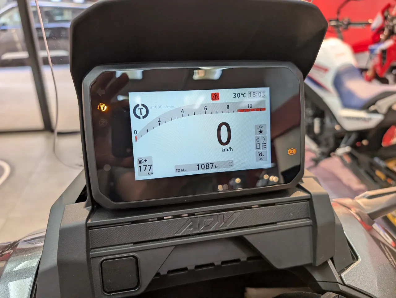 cuenta kilometros de la Honda ADV 350 km0