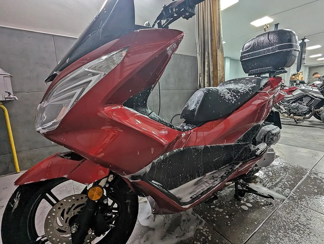 Cómo limpiar una moto correctamente: trucos y recomendaciones