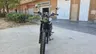 Honda GB350S azul aparcada en la calle