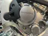 Detalle de la tapa de embrague de la motocicleta Honda CRF300L