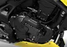 Motor negro de la Honda CB750 Hornet con detalles amarillos