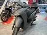 Honda SH 350i gris rock mate con baúl trasero